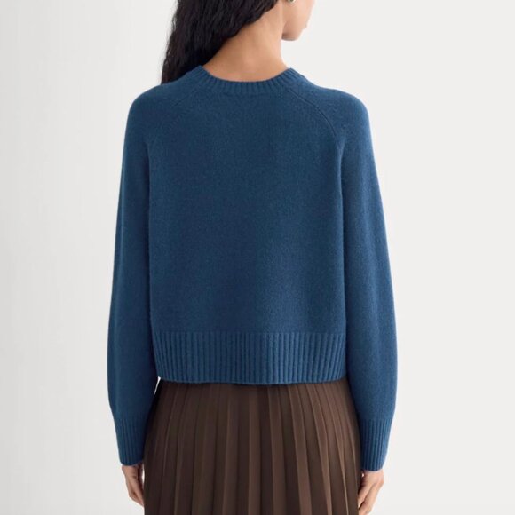 Everlane The Boxy Crew in Cashmere in Deep Lazuli Blue - Picture 2 of 8